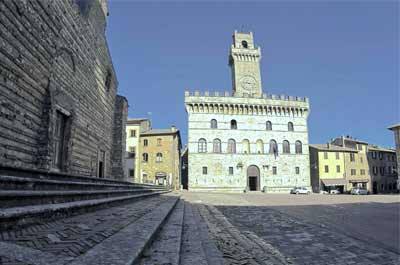 tour guide for mediaeval city of Montepulciano